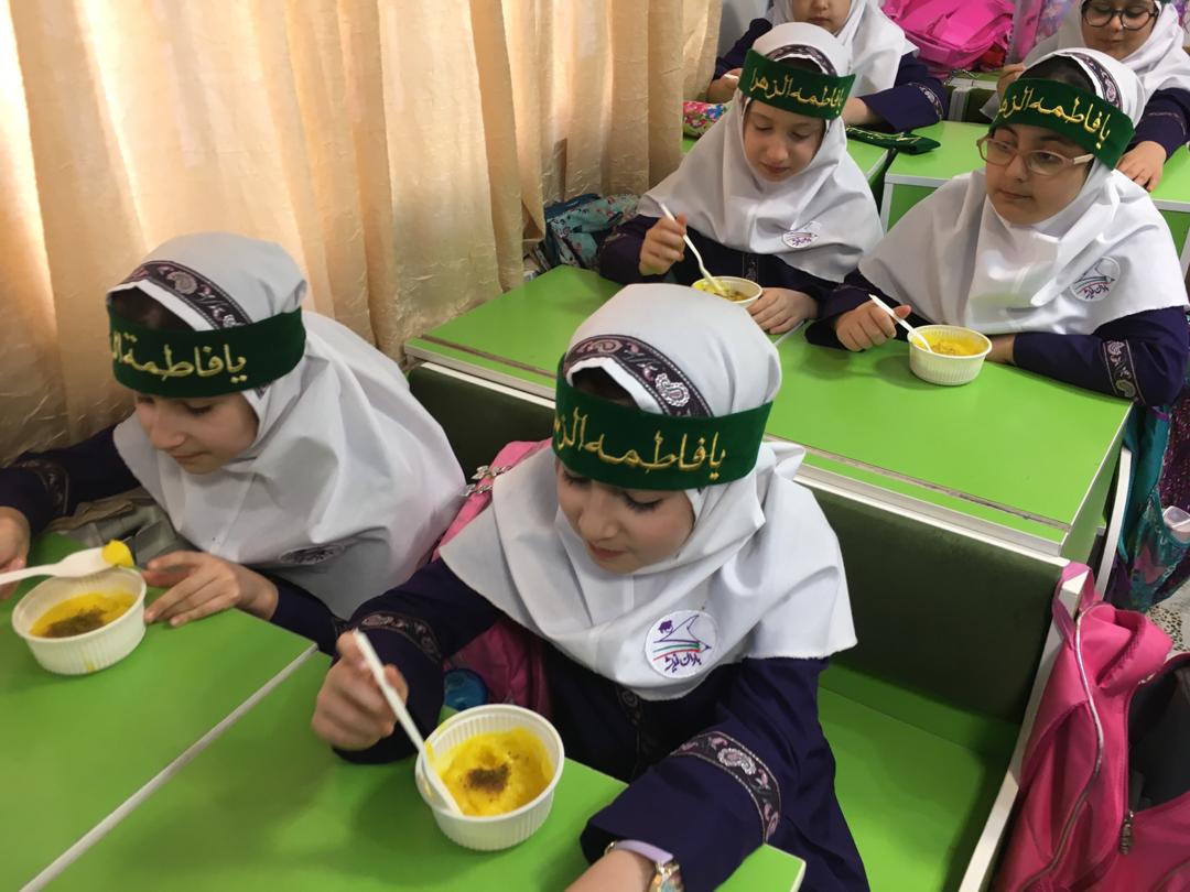 پخش نذری به مناسبت اربعین حسینی در دبستان باران اندیشه